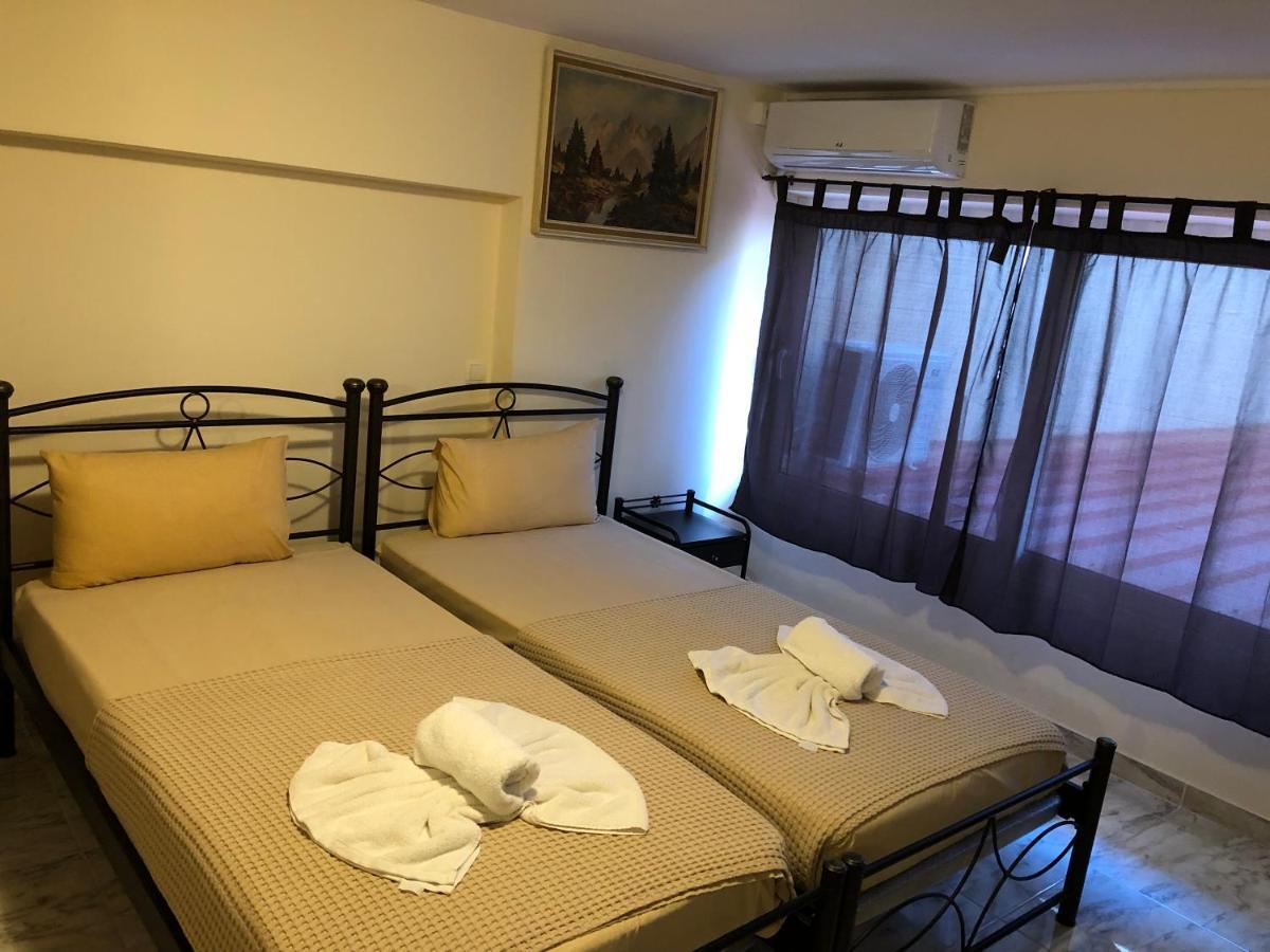 Nikolakakis Rooms Lavrio 외부 사진