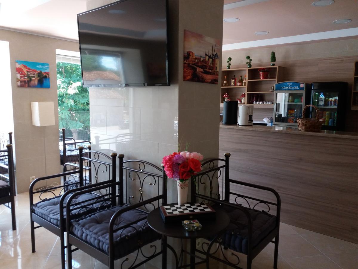 Nikolakakis Rooms Lavrio 외부 사진