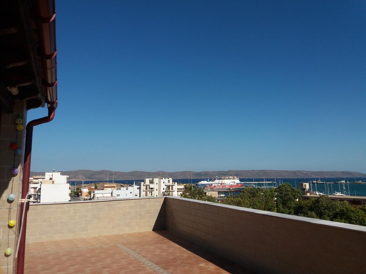 Nikolakakis Rooms Lavrio 외부 사진