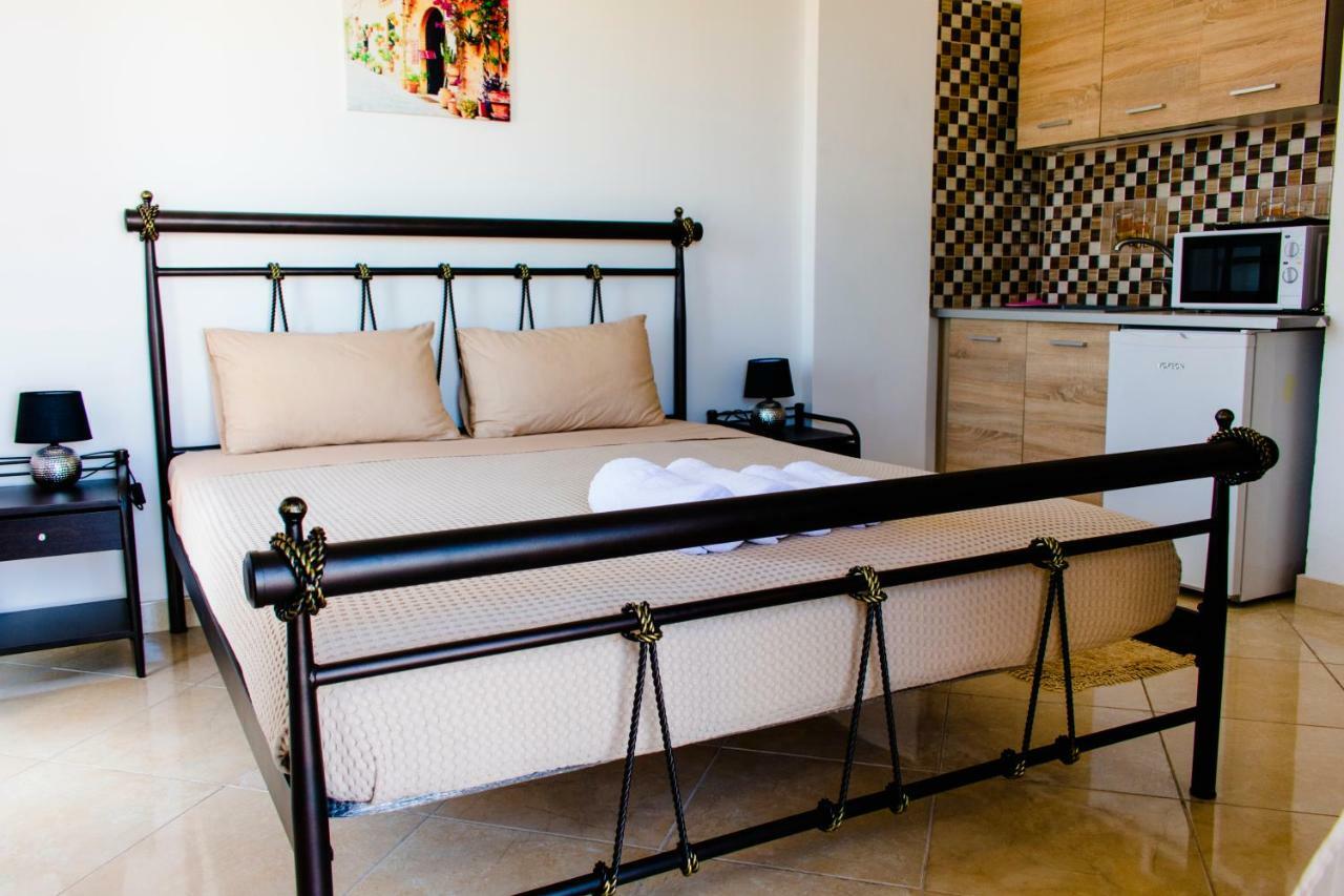 Nikolakakis Rooms Lavrio 외부 사진