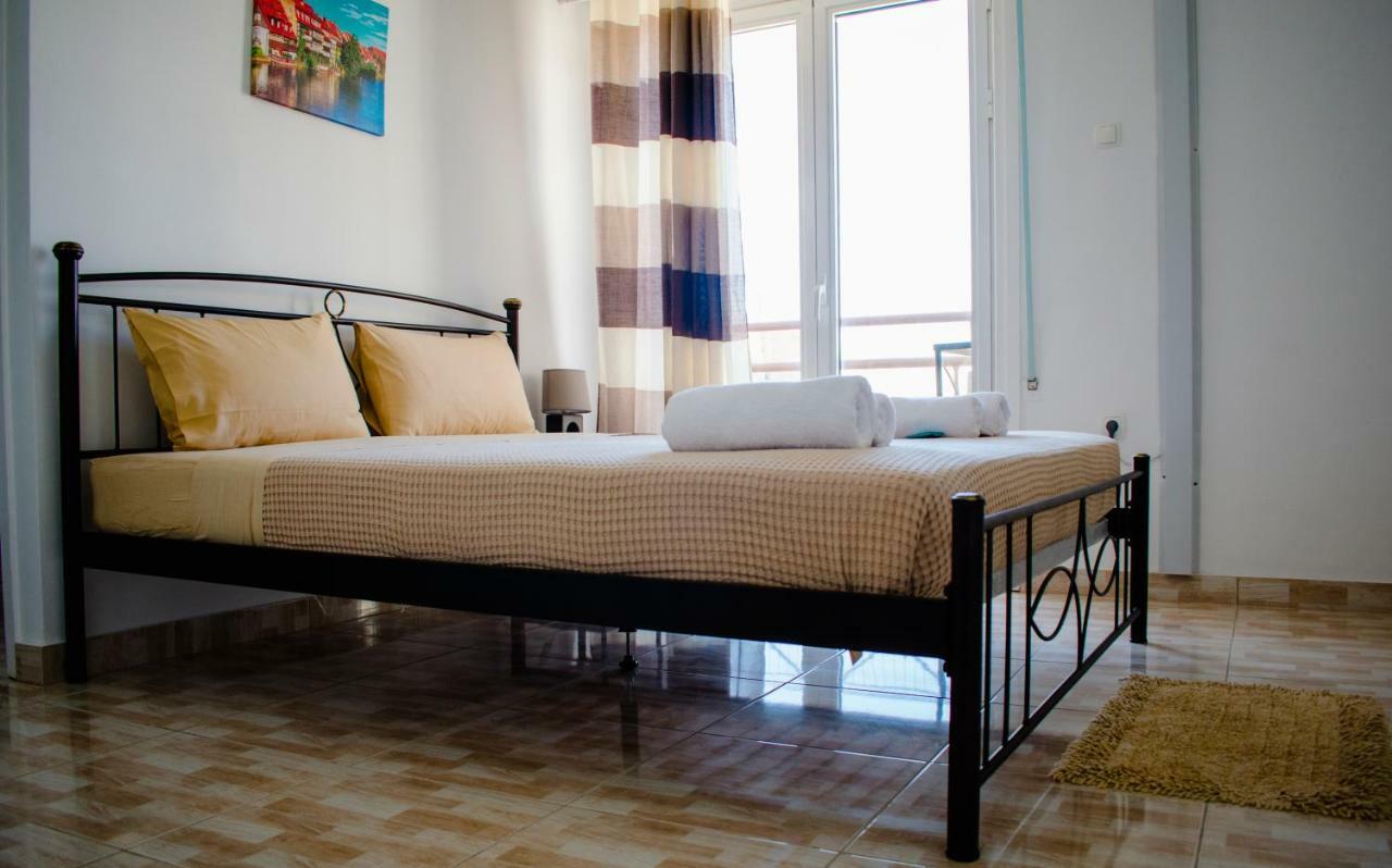 Nikolakakis Rooms Lavrio 외부 사진