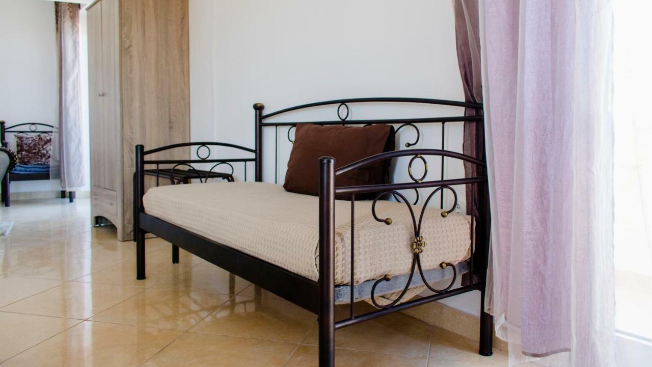 Nikolakakis Rooms Lavrio 외부 사진