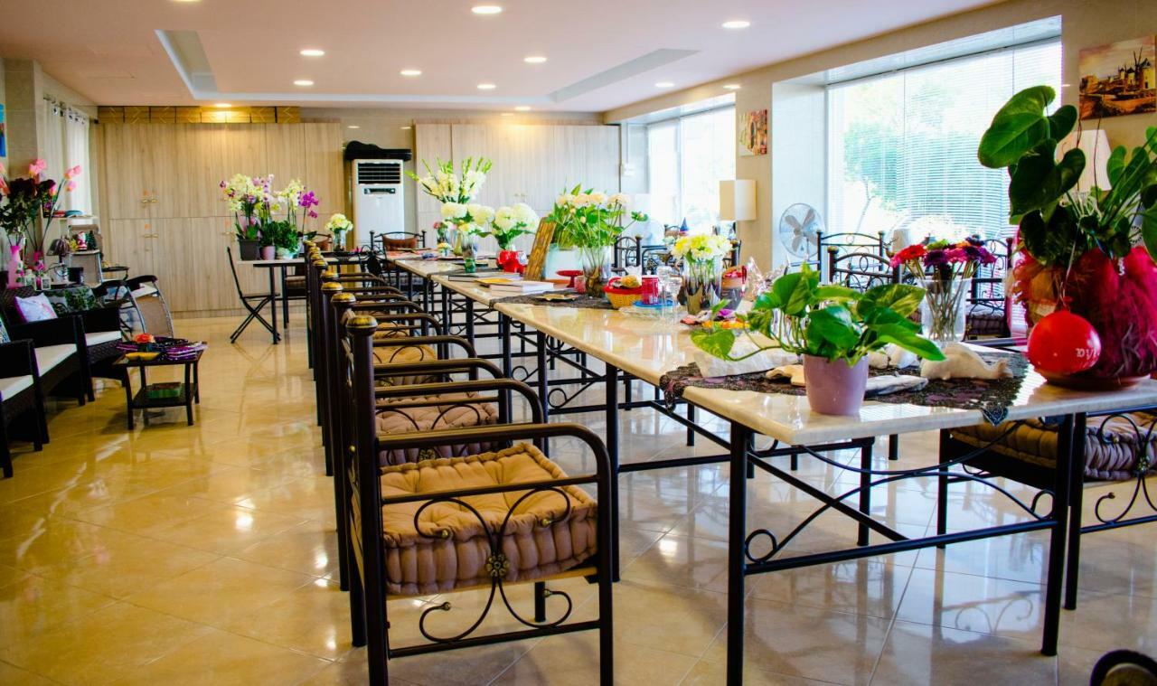 Nikolakakis Rooms Lavrio 외부 사진