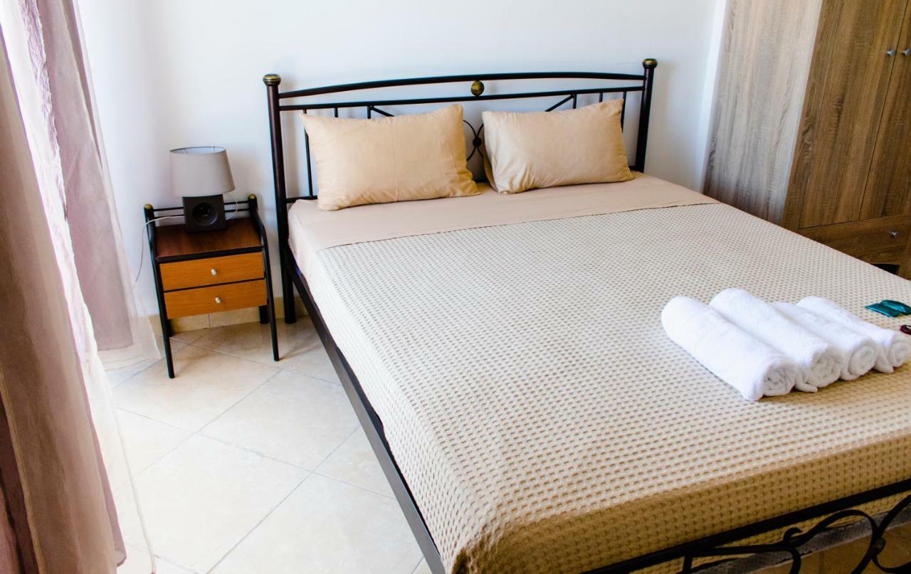 Nikolakakis Rooms Lavrio 외부 사진